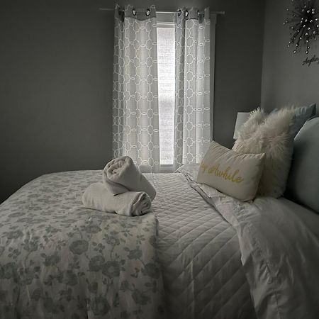 Cozy, 1St Floor Apartment 2Bdrms Plus Semi Private Room With Futon Pets With Fee Family Friendly Close To Everything Cleveland Ngoại thất bức ảnh